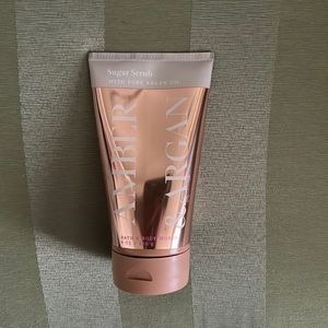 *Discontinued* Bath & Body Works Amber & Argan Sugar Scrub w/ freebie